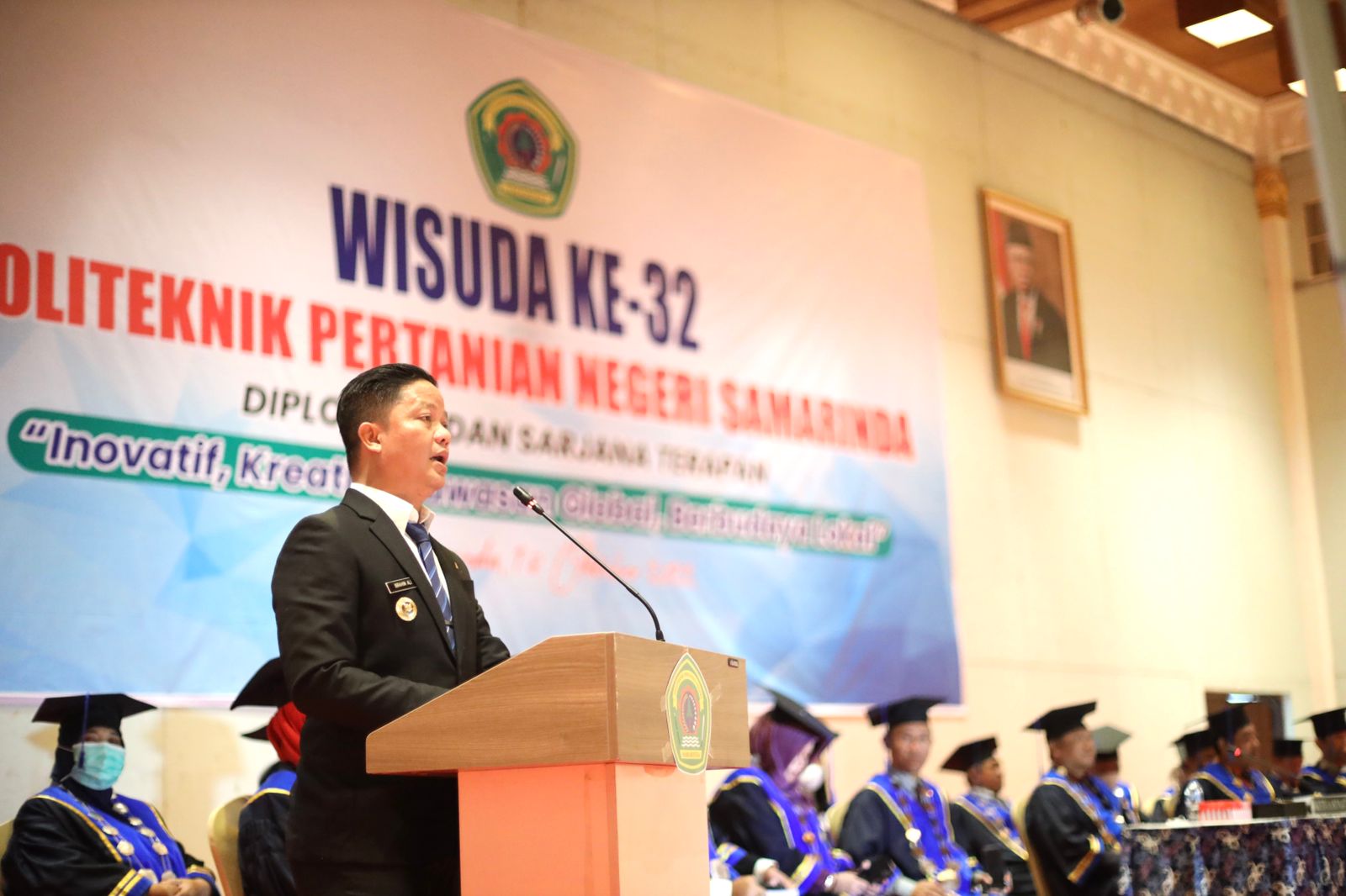 Bupati hadiri wisuda politani smd