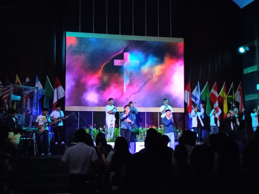 Lagu-lagu rohani bergema memenuhi Gereja Bethany Nusantara saat berlangsungnya Ignite Fest 2025.