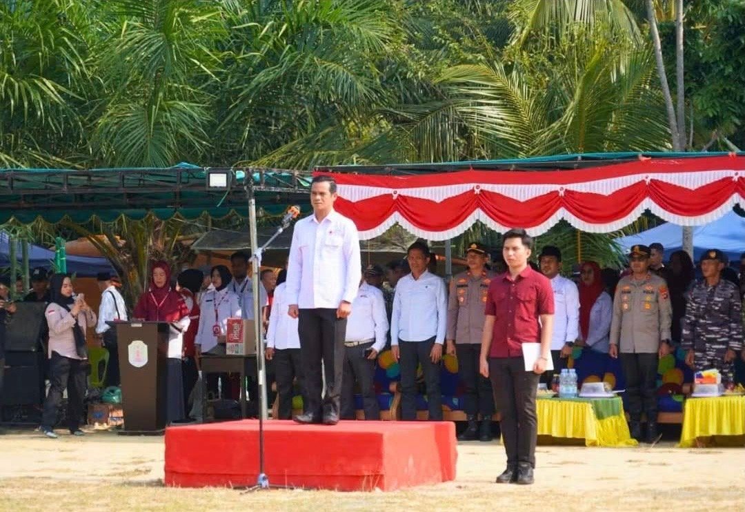 Bupati Nunukan, H. Irwan Sabri, S.E., yang sekaligus bertindak sebagai Inspektur Upacara Peringatan HUT ke-81 Palang Merah Indonesia (PMI), Kamis (24/9/2026).
