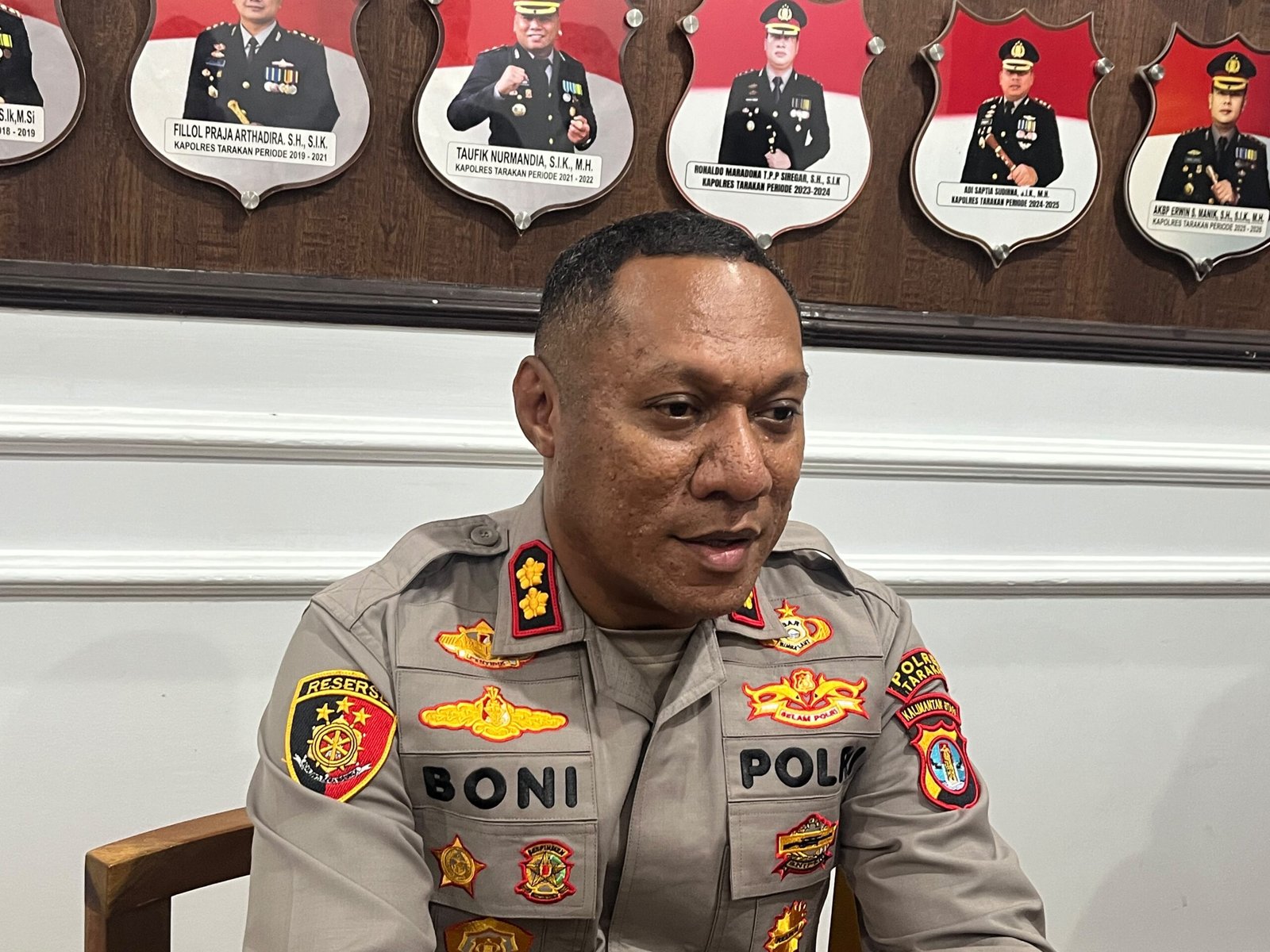 Kapolres Tarakan AKBP Bonifasius Rumbewas saat diwawancarai awak media, Selasa (8/9/2026).