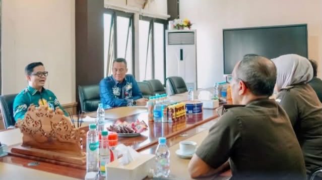 Bupati Tana Tidung, Ibrahim Ali, S.P., menggelar audiensi bersama jajaran Kejaksaan Tinggi (Kejati) Kalimantan Utara (Kaltara) di Ruang Rapat Bupati Tana Tidung, Kamis (8/10/2026).